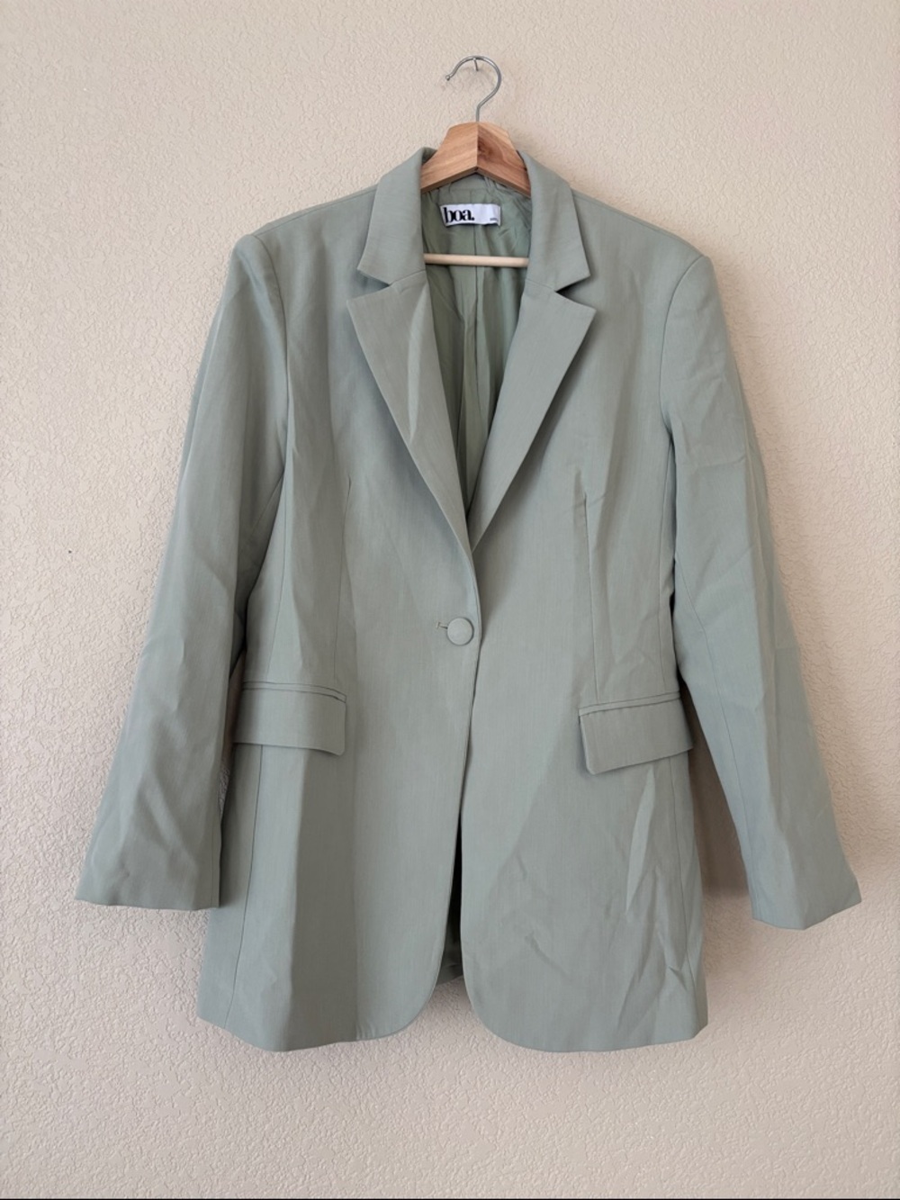 Boa Tailored Single-Button Mint Blazer and Pantsuit